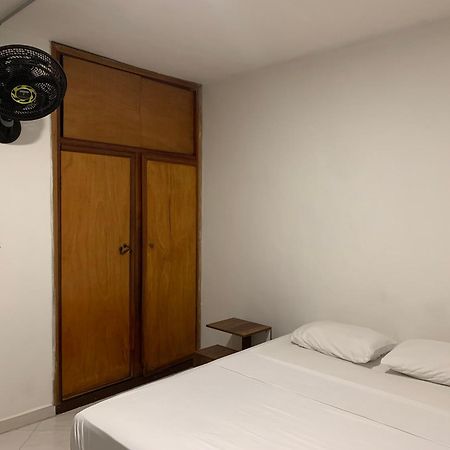La Familia Hostel - Manila Μεντεγίν Εξωτερικό φωτογραφία