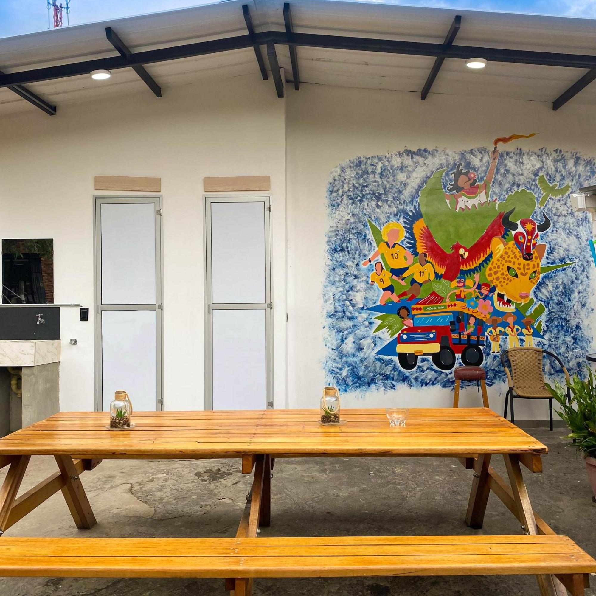 La Familia Hostel - Manila Μεντεγίν Εξωτερικό φωτογραφία